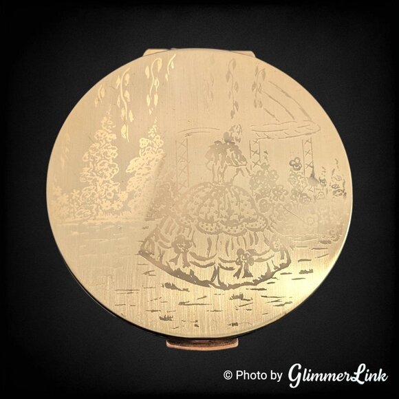 Vintage 1950 Stratton Crinoline Lady Garden Scene Gold Tone Compact - Picture 1 of 10